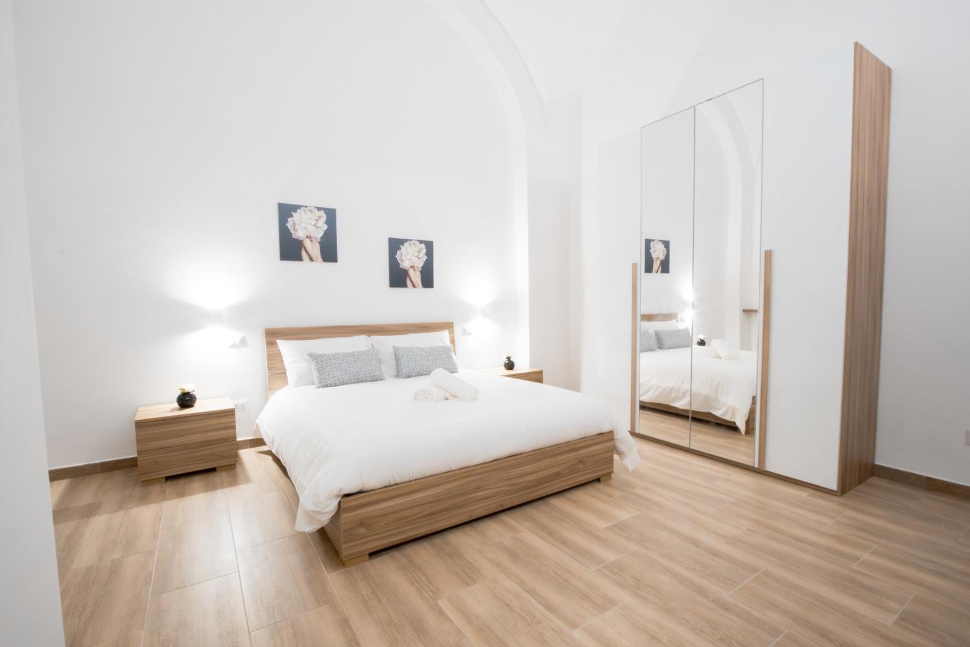 La Pigna Hotel Bari Bagian luar foto