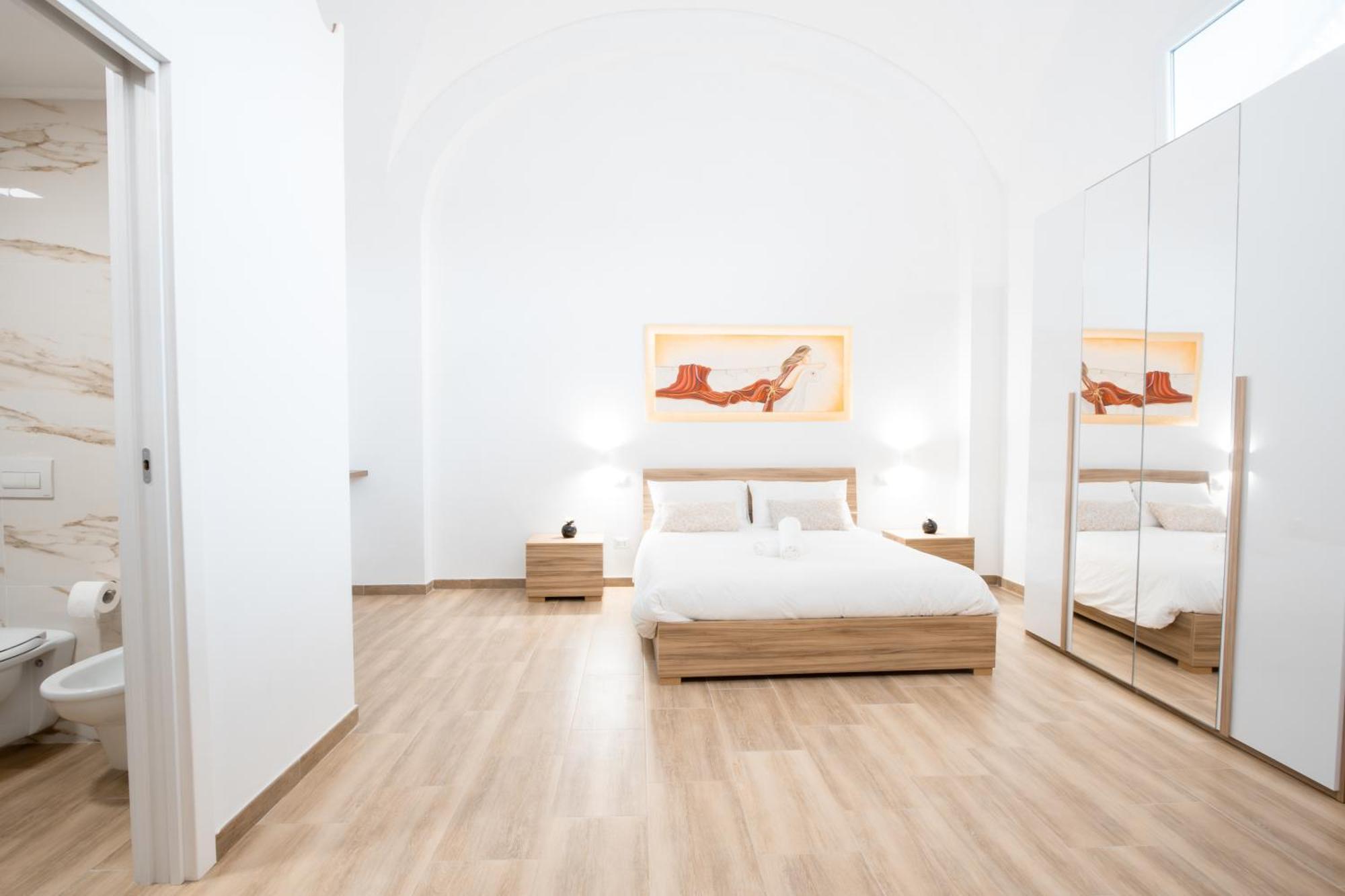 La Pigna Hotel Bari Bagian luar foto