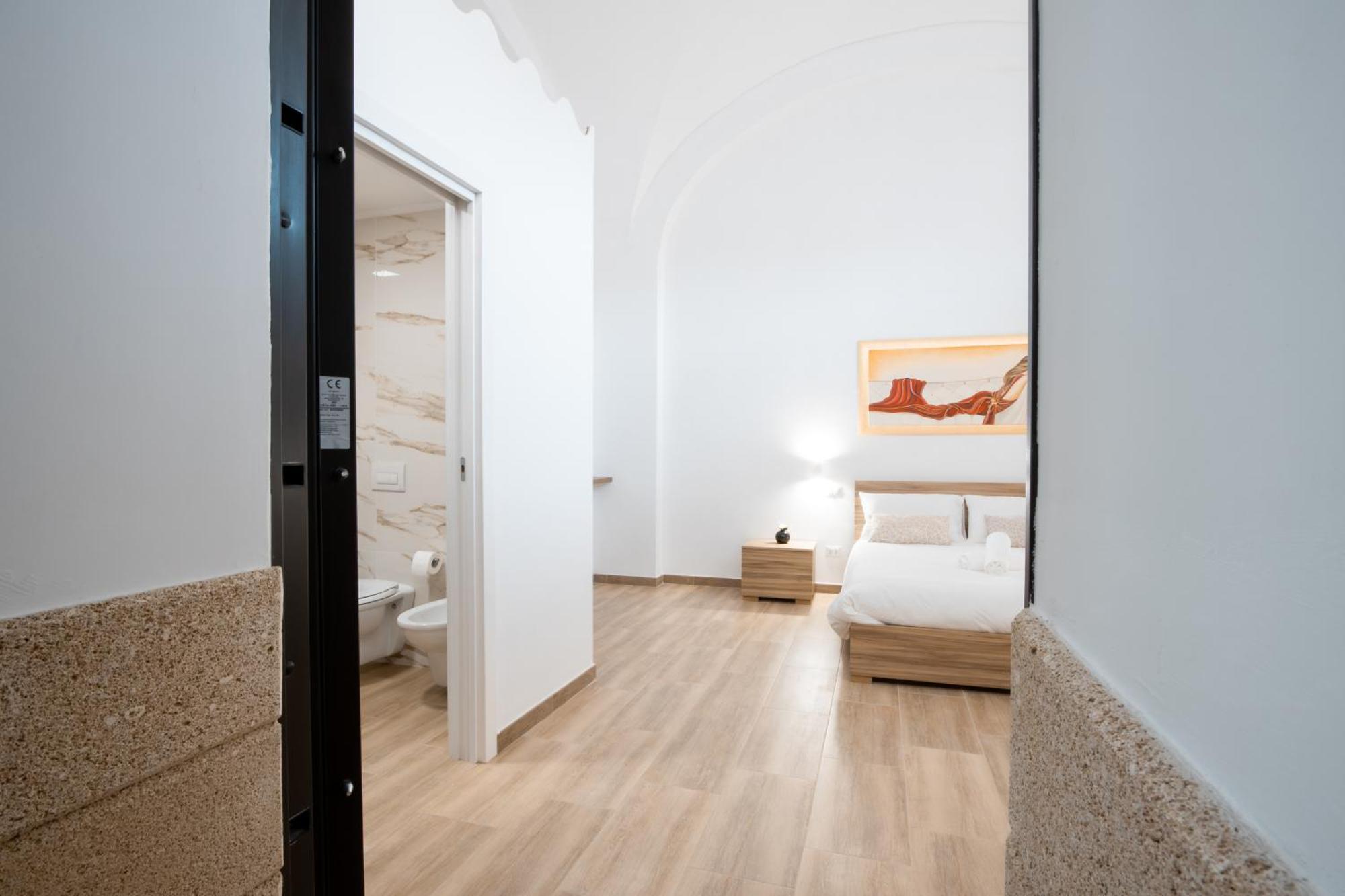 La Pigna Hotel Bari Bagian luar foto