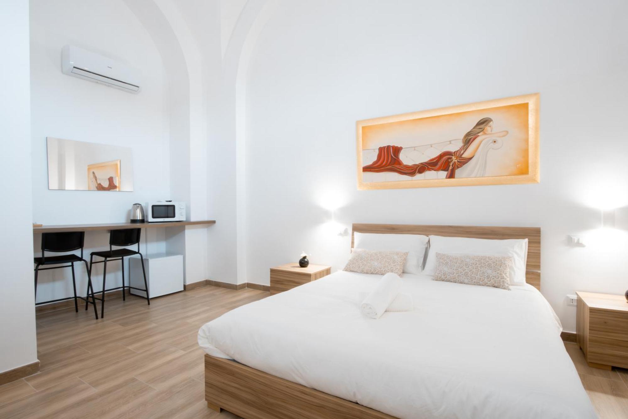 La Pigna Hotel Bari Bagian luar foto