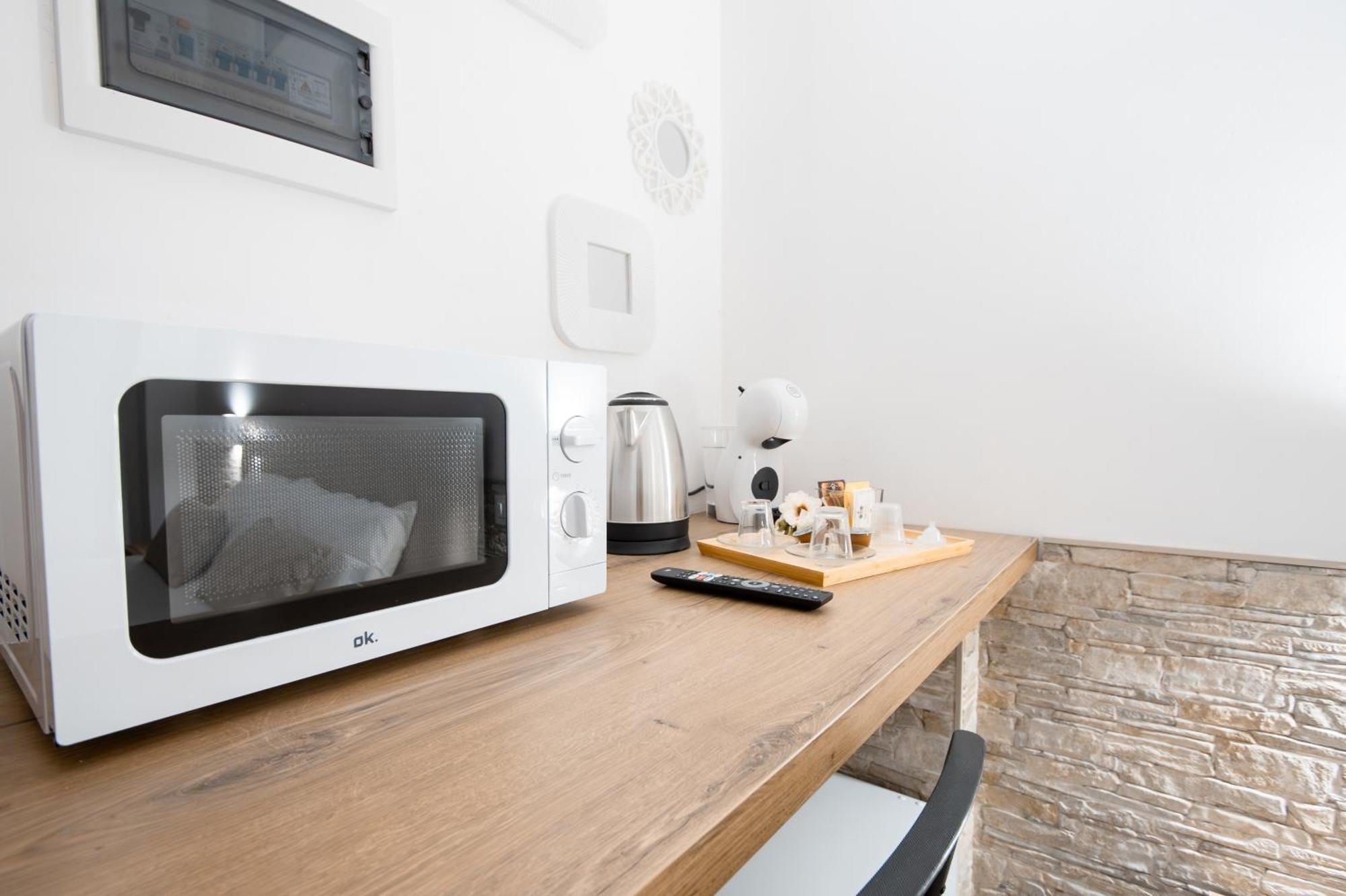 La Pigna Hotel Bari Bagian luar foto