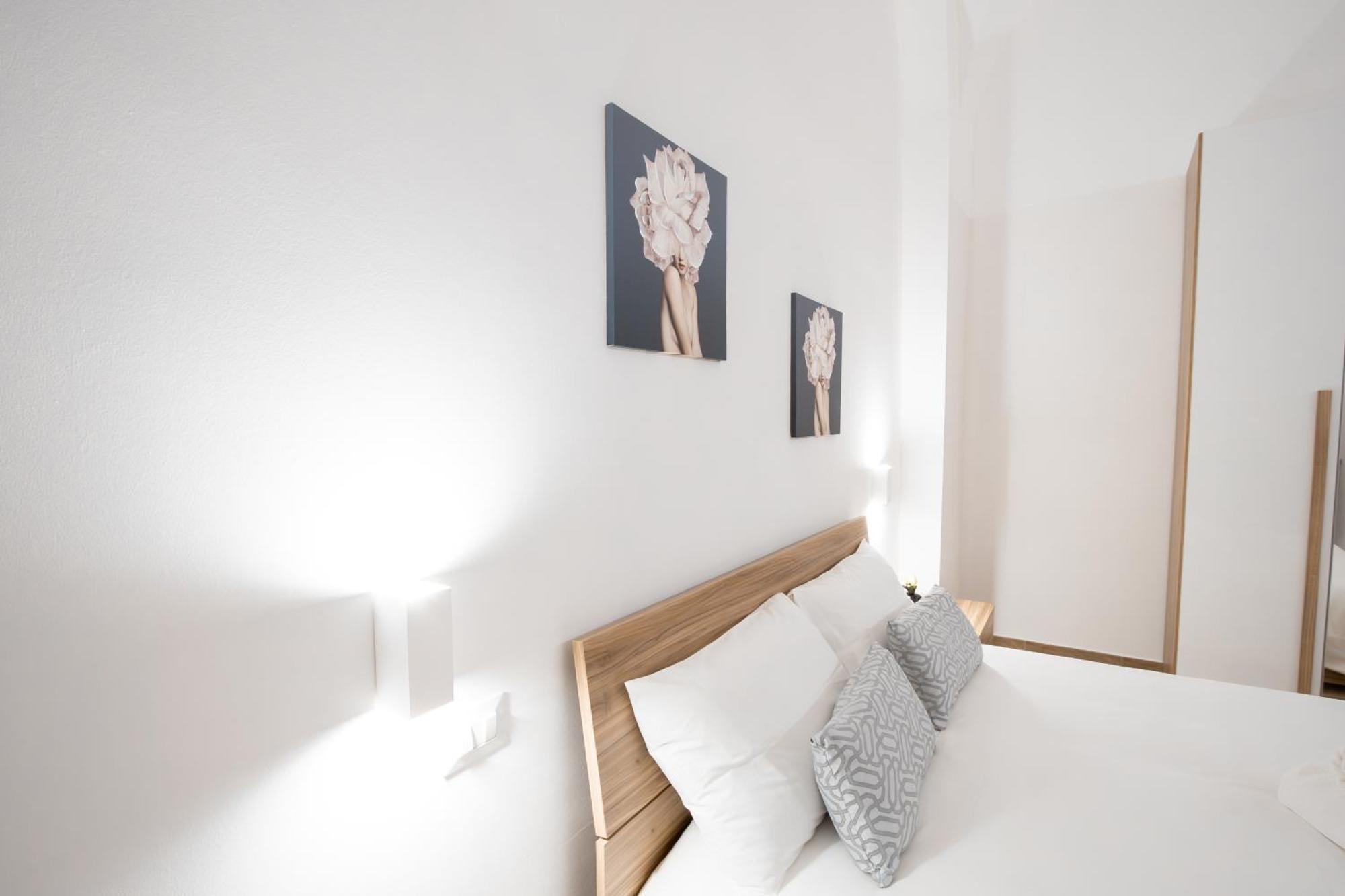 La Pigna Hotel Bari Bagian luar foto